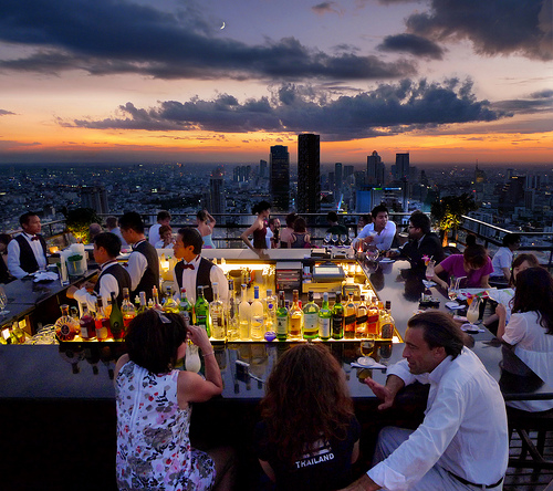 Moongazing... The Best Rooftop Bars For Moonlit Moments!
