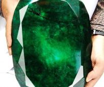Cleopatra Emerald Taurus Gemstone